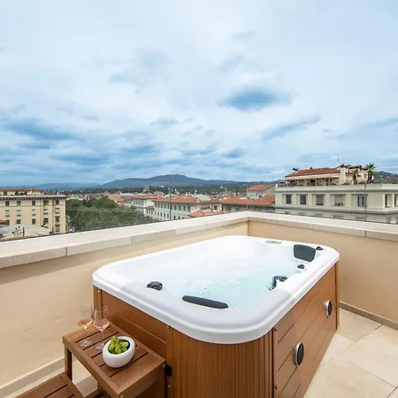 Penthouse With Terrace Over Florenz Exterior foto